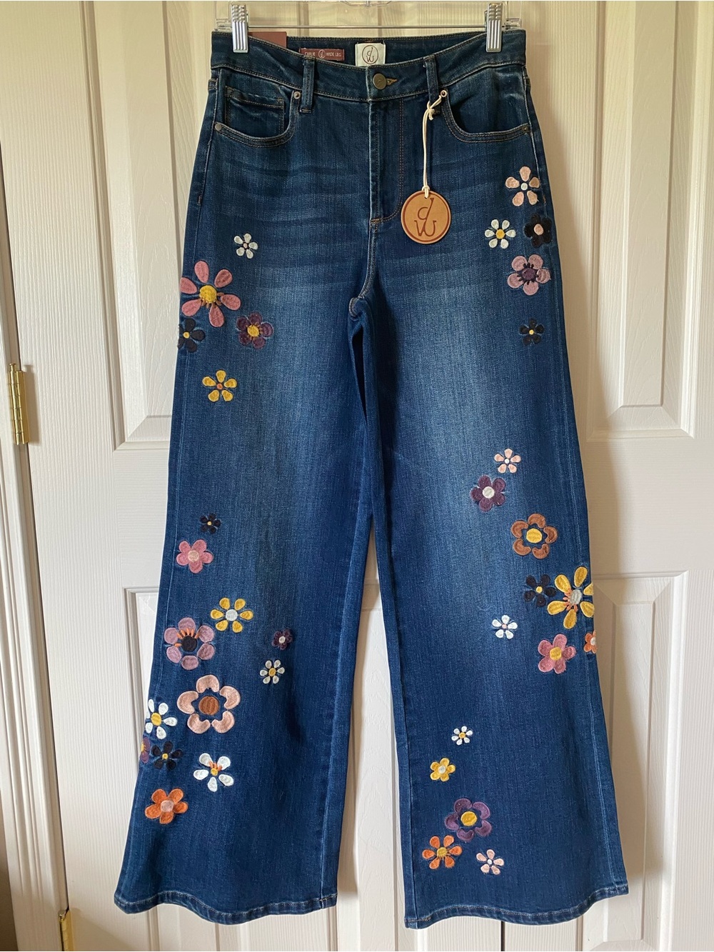 Women’s DRIFTWOOD Carlie Wide Leg Dark Blue Floral Embroidered Jeans Size 6 - Picture 1 of 11